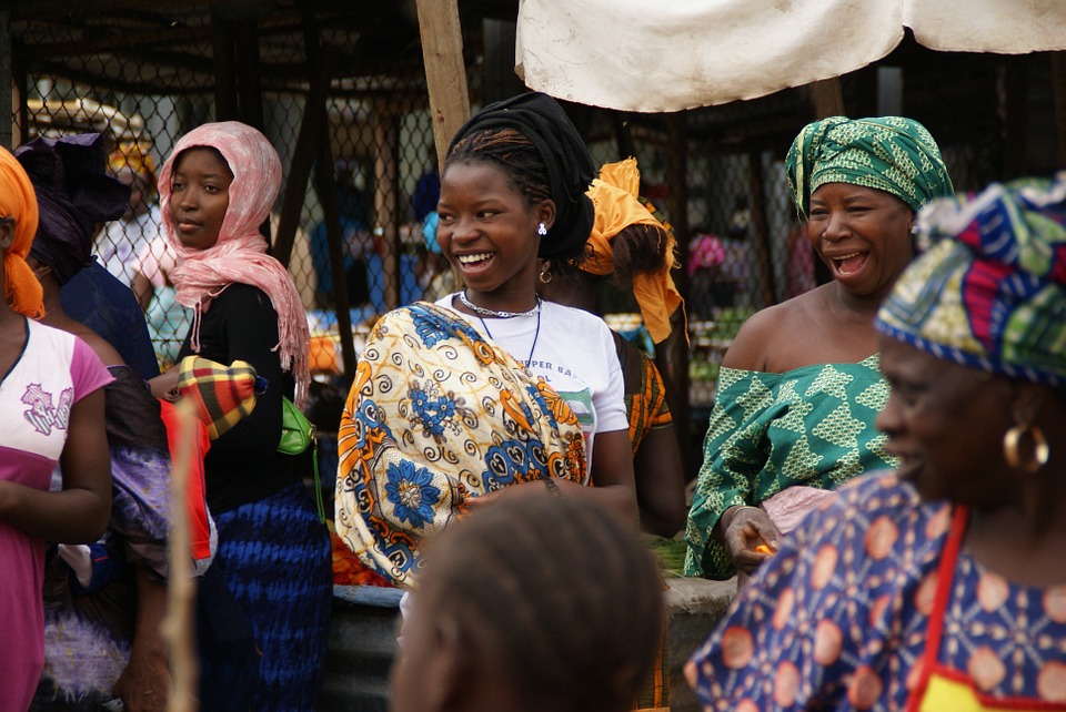 Femmes commerçantes au marché en Guinée CC: Pixabay